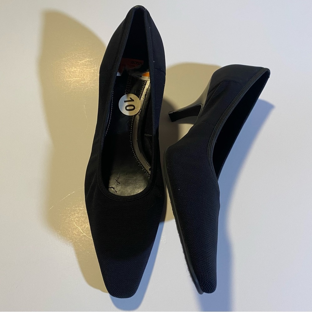 Naturalizers mesh pumps, “Dual” model, SZ 10 GUC, see pics damage to inside